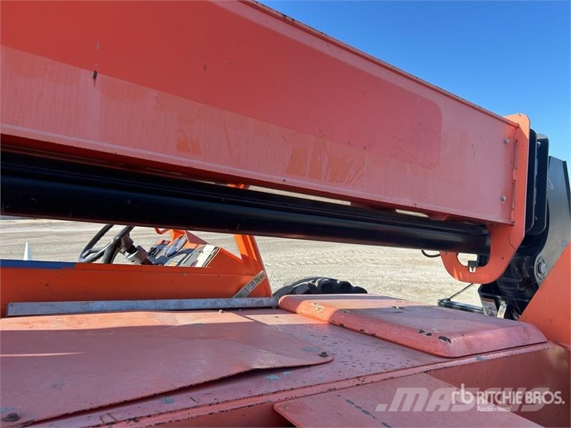 JLG 8042 Teleskopické manipulátory