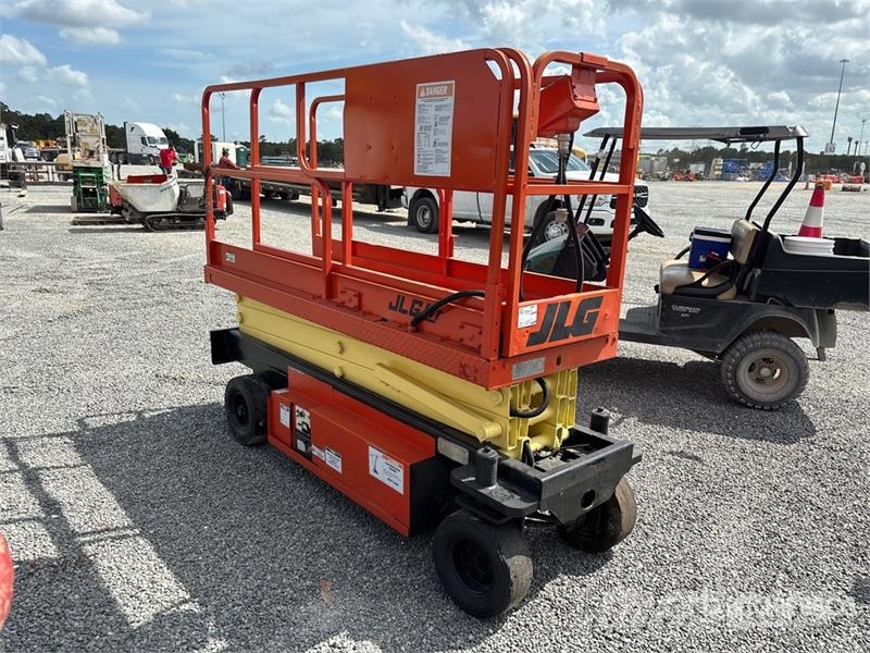 JLG CM-2033 Electric Scissor Lift Scissor lifts