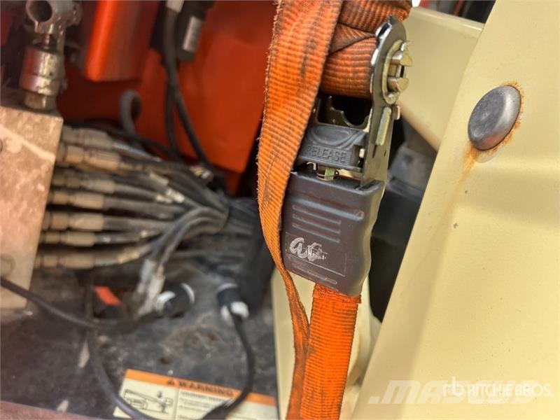 JLG E300AJP 2WD Electric Articulating Boom Lift (Inope Kĺbové plošiny