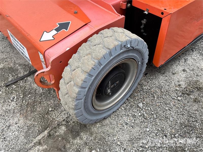 JLG E400AJP 2WD Electric Articulating Boom Lift Bomlifte med knækarm
