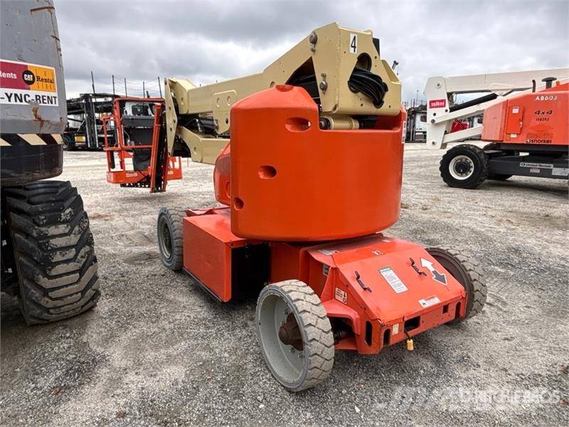JLG E400AJP 2WD Electric Articulating Boom Lift Bomlifte med knækarm