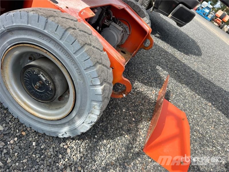 JLG E400AJPN 2WD Electric Articulating Boom Lift Zglobne dvižne ploščadi