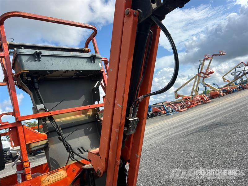 JLG E400AJPN 2WD Electric Articulating Boom Lift Zglobne dvižne ploščadi