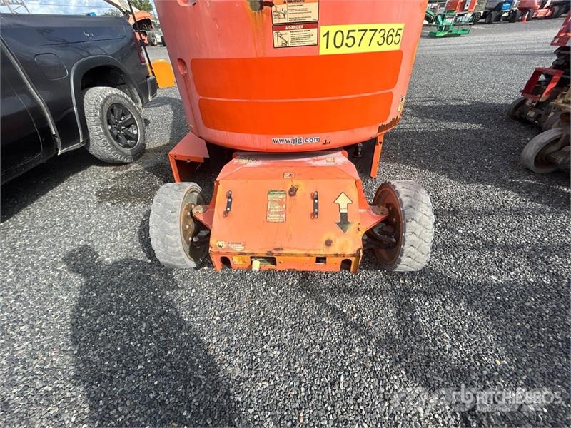 JLG E400AJPN 2WD Electric Articulating Boom Lift Zglobne dvižne ploščadi