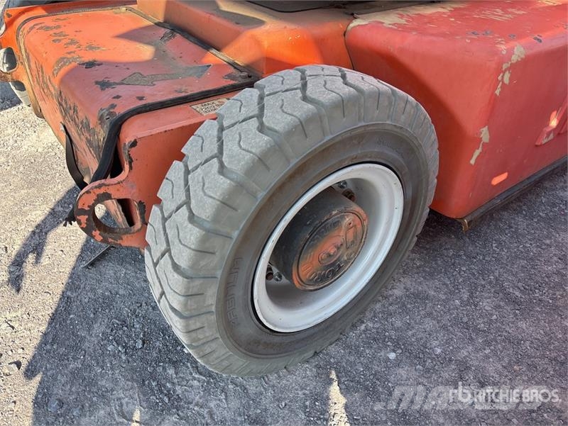 JLG E400AJPN 2WD Electric Articulating Boom Lift Articulated boom lifts