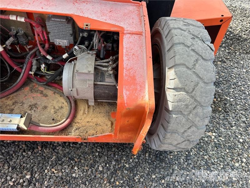 JLG E400AJPN 2WD Electric Articulating Boom Lift Zglobne dvižne ploščadi