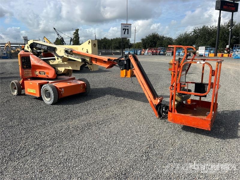 JLG E400AJPN 2WD Electric Articulating Boom Lift Zglobne dvižne ploščadi
