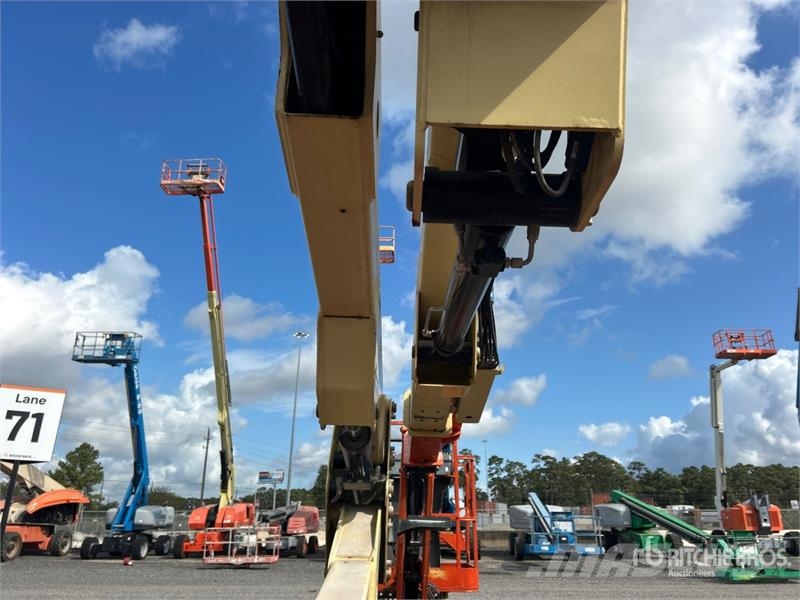 JLG E400AJPN 2WD Electric Articulating Boom Lift Zglobne dvižne ploščadi