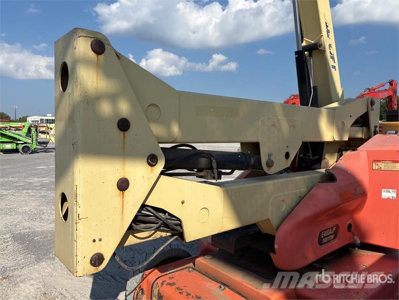 JLG E400AJPN 2WD Electric Articulating Boom Lift Articulated boom lifts