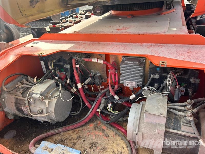 JLG E400AJPN 2WD Electric Articulating Boom Lift Zglobne dvižne ploščadi