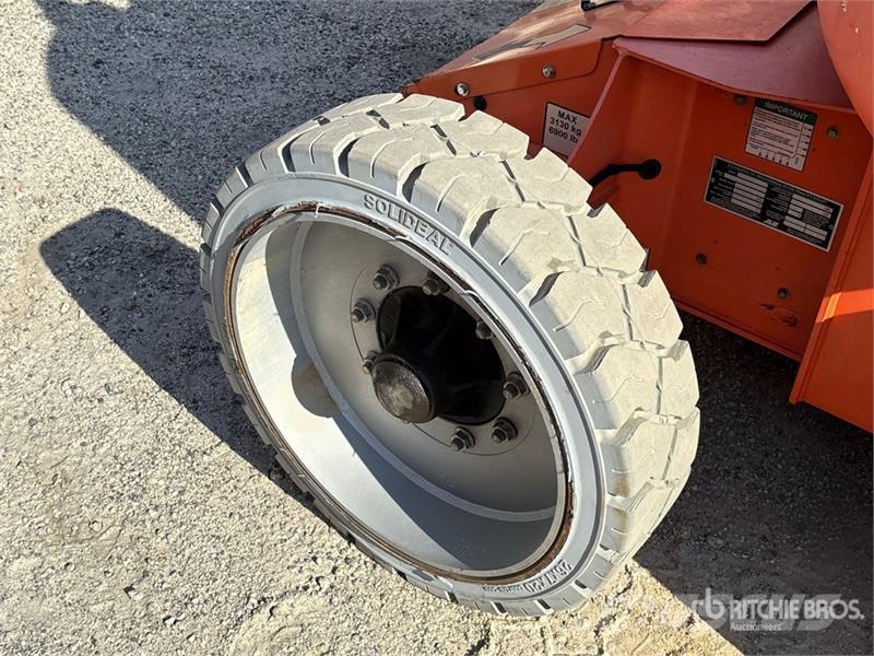 JLG E450AJ 2WD Electric Articulating Boom Lift 관절형 전동이동 리프트