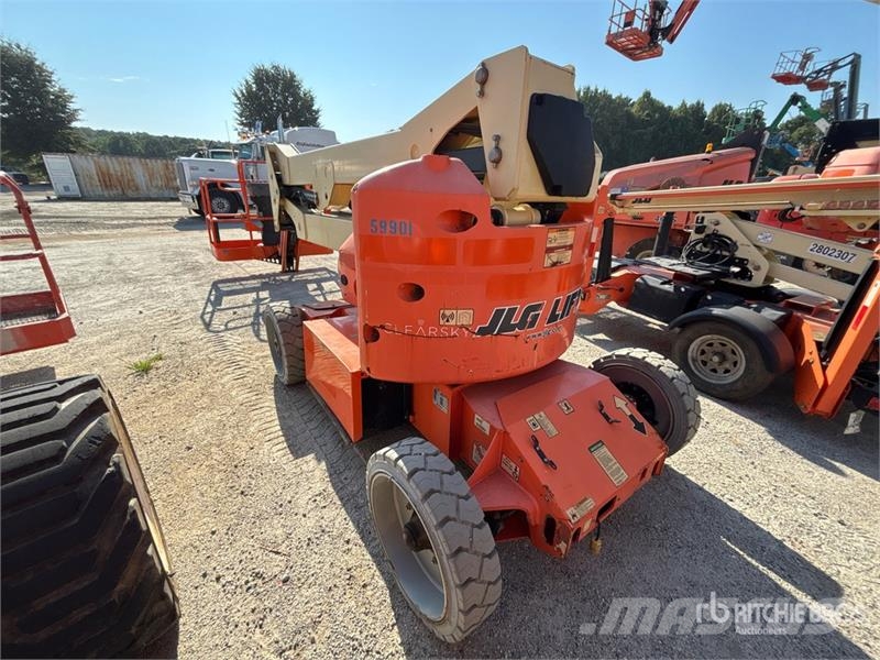 JLG E450AJ 2WD Electric Articulating Boom Lift 관절형 전동이동 리프트