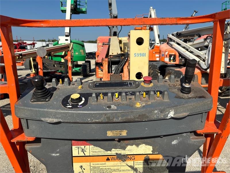 JLG E450AJ 2WD Electric Articulating Boom Lift 관절형 전동이동 리프트