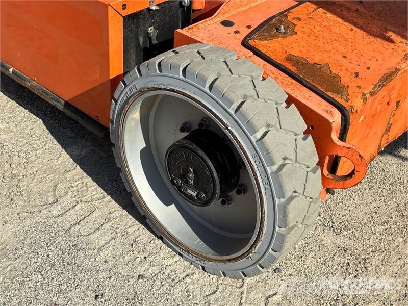 JLG E450AJ 2WD Electric Articulating Boom Lift 관절형 전동이동 리프트