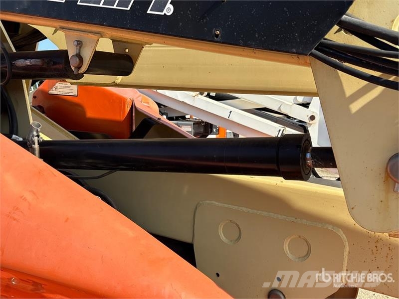 JLG E450AJ 2WD Electric Articulating Boom Lift 관절형 전동이동 리프트