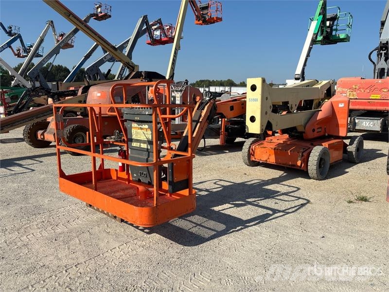 JLG E450AJ 2WD Electric Articulating Boom Lift 관절형 전동이동 리프트