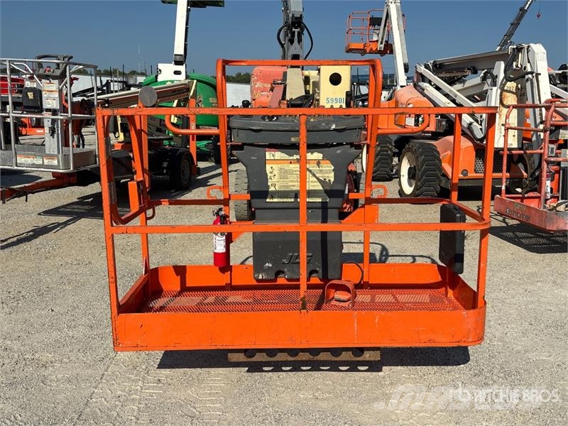 JLG E450AJ 2WD Electric Articulating Boom Lift 관절형 전동이동 리프트