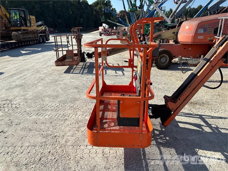 JLG E450AJ 2WD Electric Articulating Boom Lift 관절형 전동이동 리프트