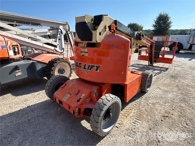JLG E450AJ 2WD Electric Articulating Boom Lift 관절형 전동이동 리프트