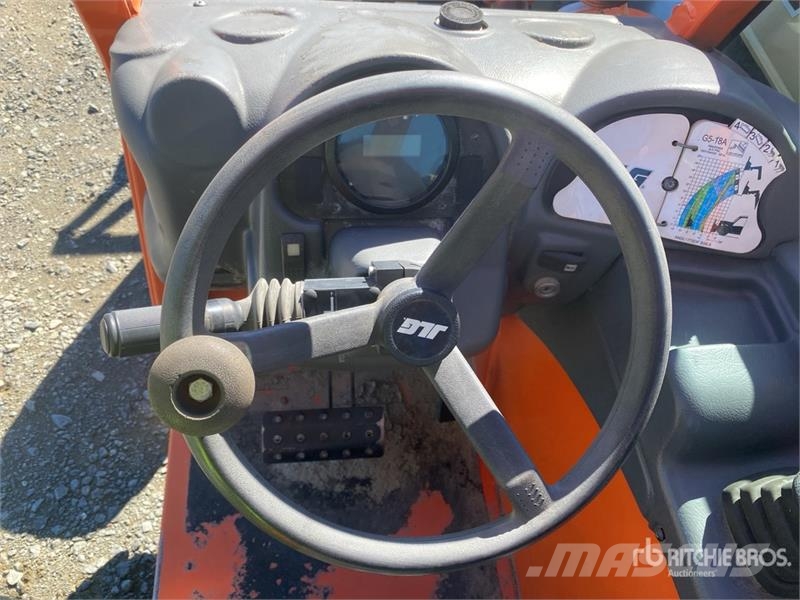 JLG G5-18A Kurottajat
