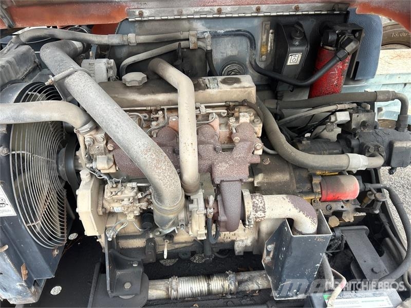 JLG G9-43A 伸縮臂操作車