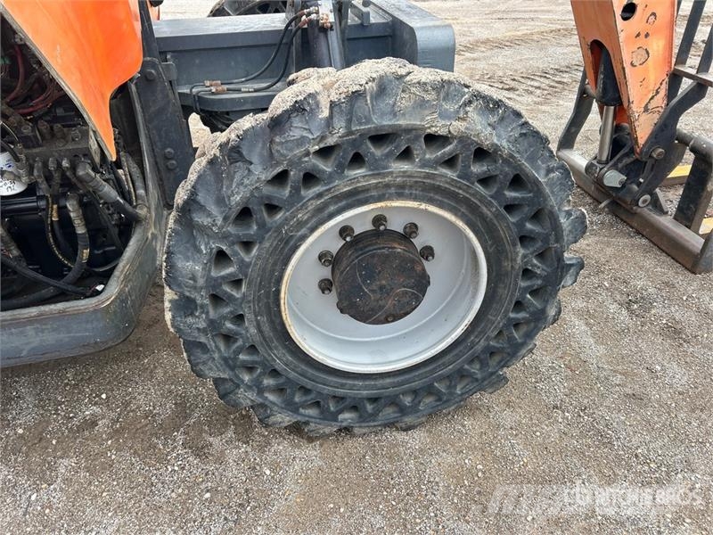 JLG G9-43A 伸縮臂操作車