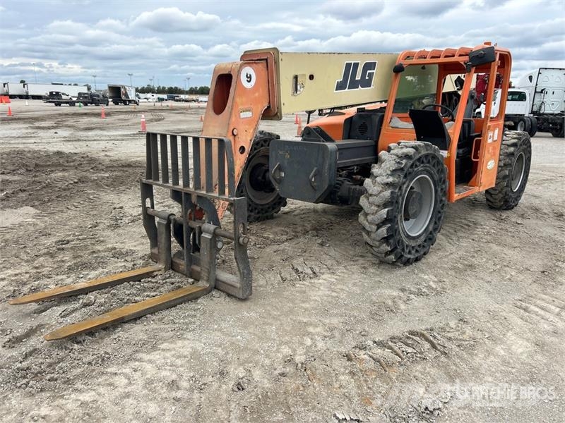 JLG G9-43A 伸縮臂操作車