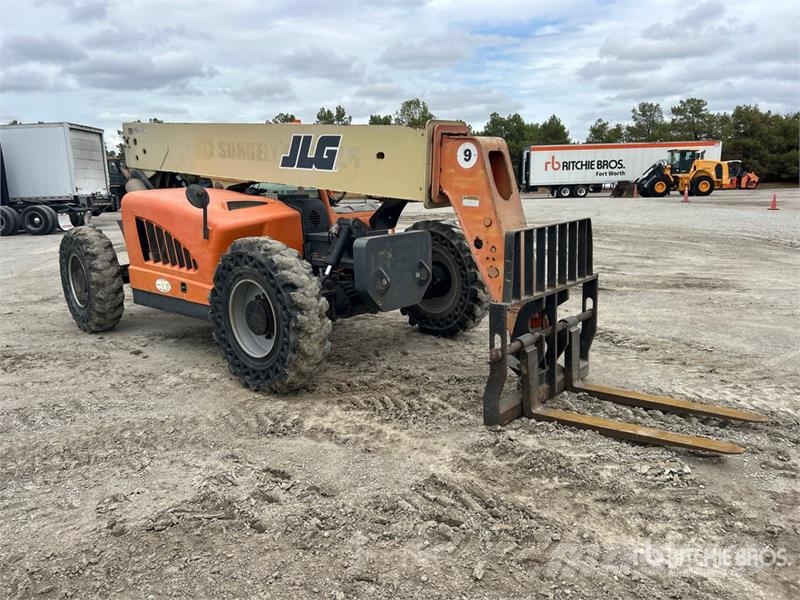 JLG G9-43A 伸縮臂操作車