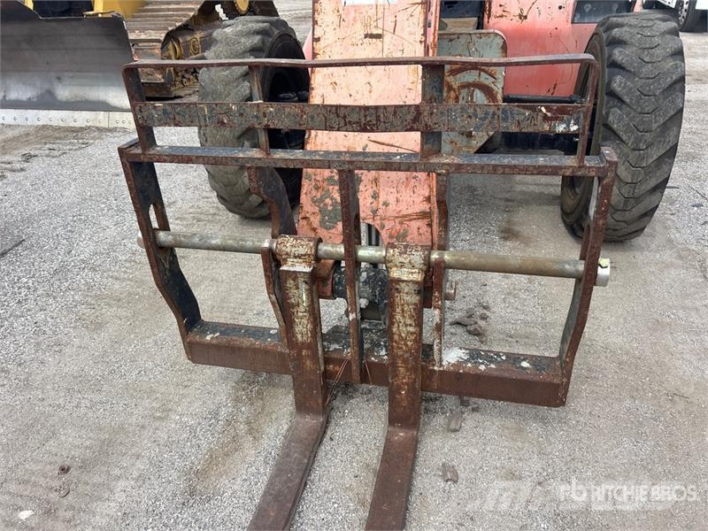 JLG G9-43A 伸縮臂操作車