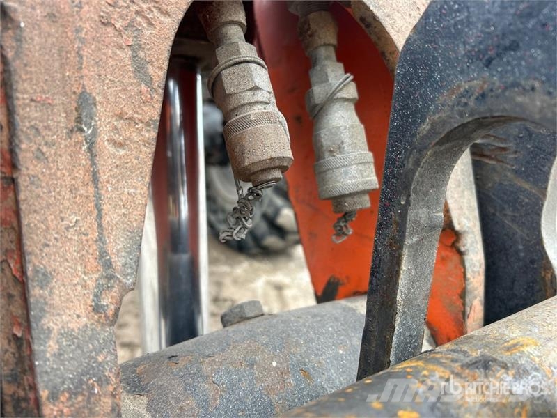 JLG G9-43A 伸縮臂操作車