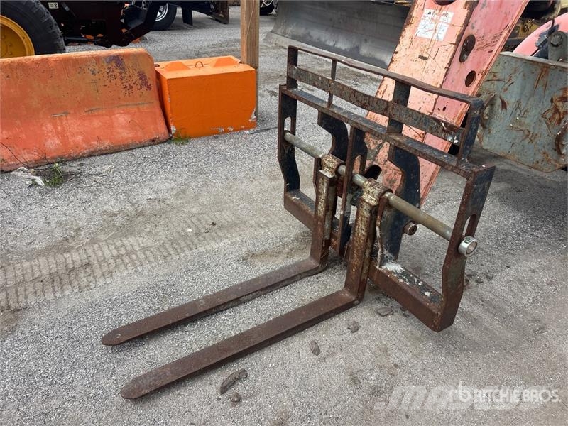 JLG G9-43A 伸縮臂操作車