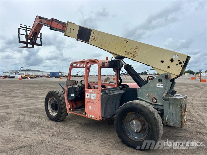 JLG G9-43A 伸縮臂操作車