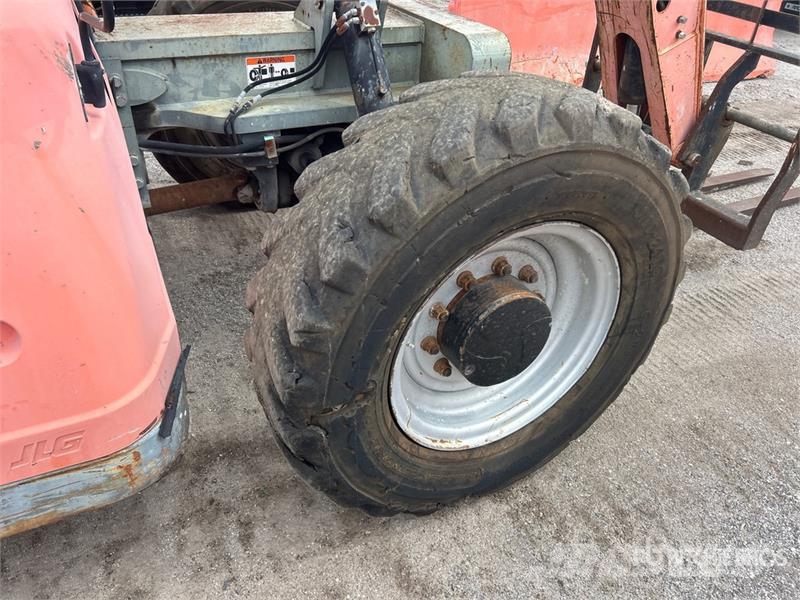 JLG G9-43A 伸縮臂操作車