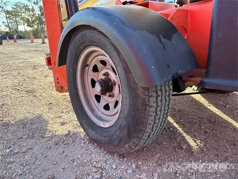JLG T-350 Towable Lift (Inoperable) Plataformas aéreas montadas em reboque