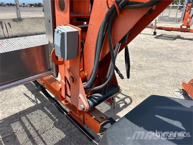 JLG T-350 Towable Lift 트레일러 탑재 고소작업대