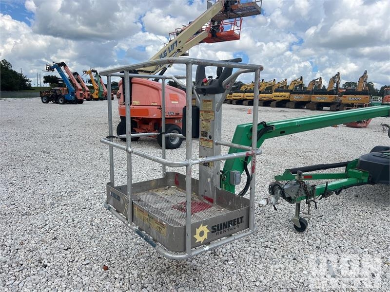 JLG T-350 Towable Lift Trailer mounted platforms