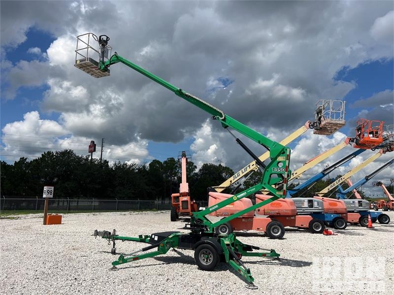 JLG T-350 Towable Lift Trailer mounted platforms