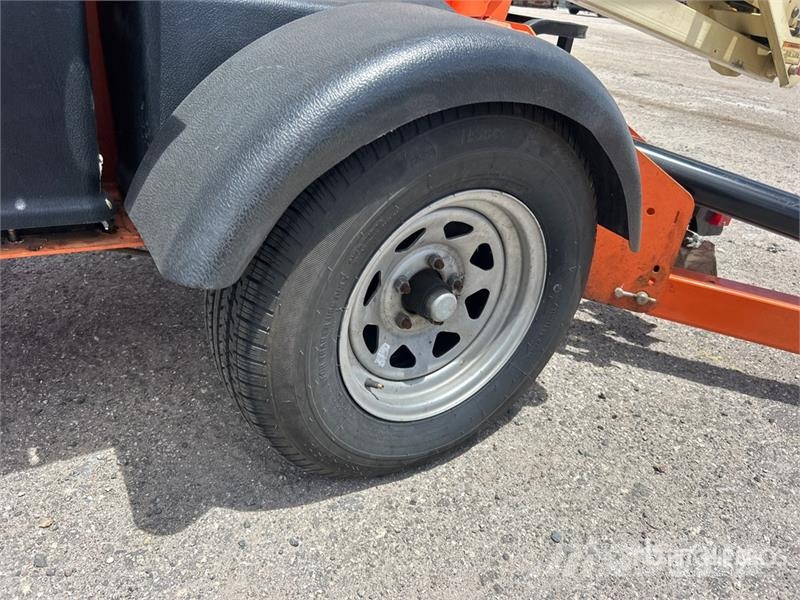 JLG T-350 Towable Lift Plataformas remolcables