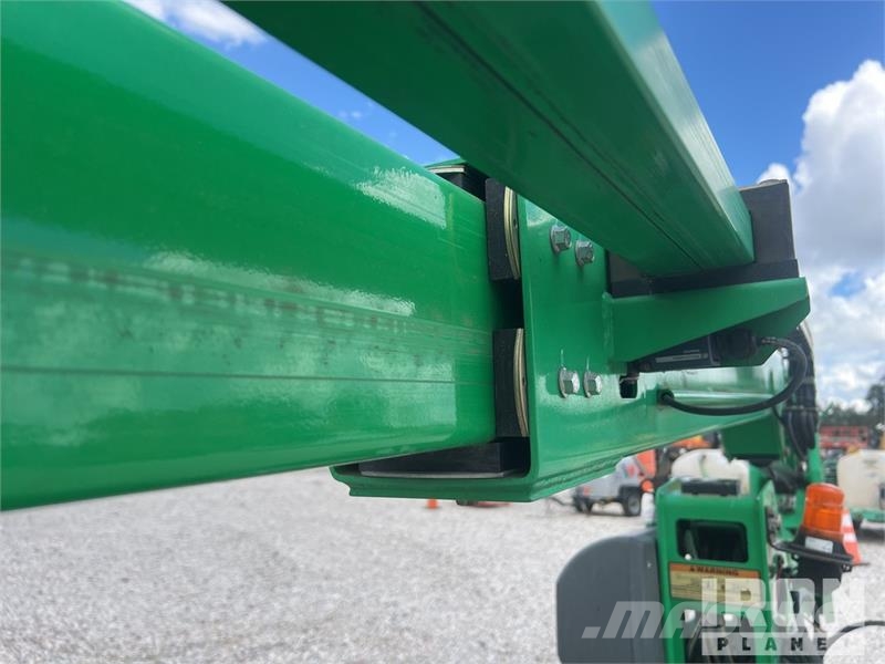 JLG T-350 Towable Lift Trailer mounted platforms
