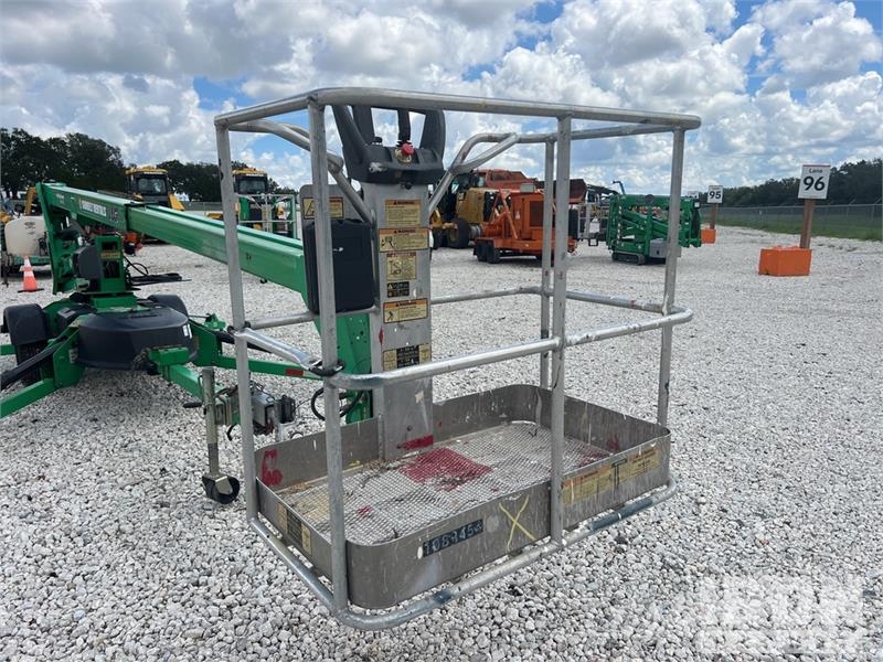 JLG T-350 Towable Lift Trailer mounted platforms