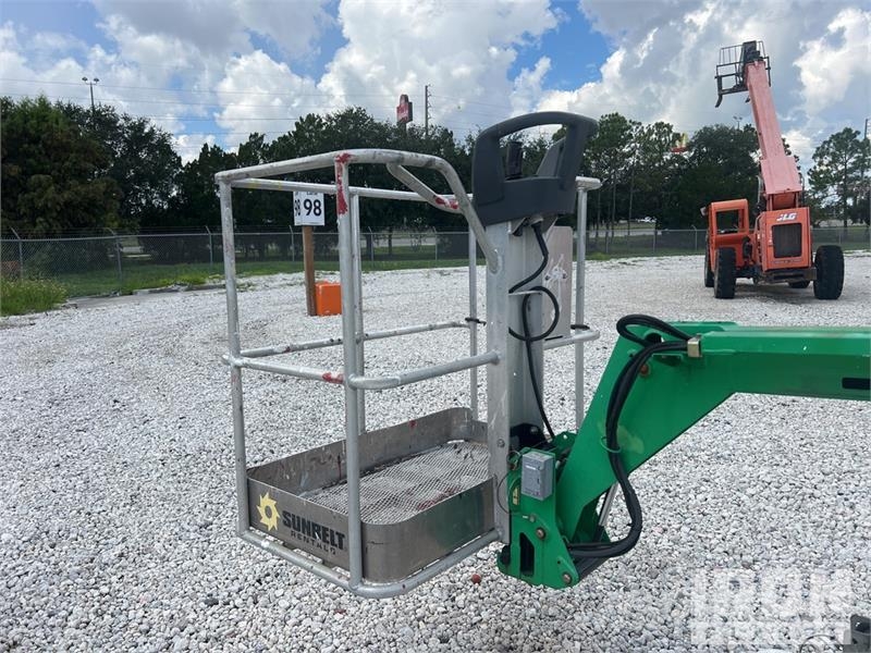 JLG T-350 Towable Lift Trailer mounted platforms