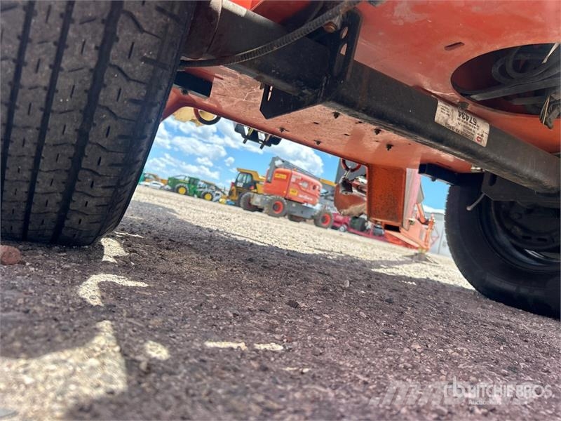 JLG T-350 Towable Lift Plataformas remolcables