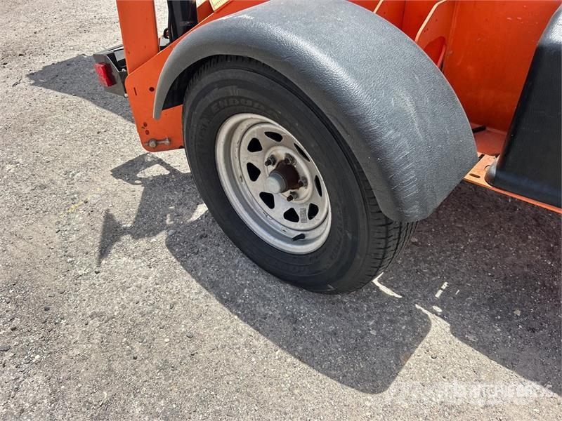 JLG T-350 Towable Lift Plataformas remolcables