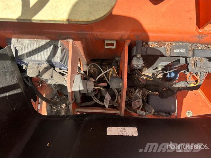 JLG T-350 Towable Lift 트레일러 탑재 고소작업대