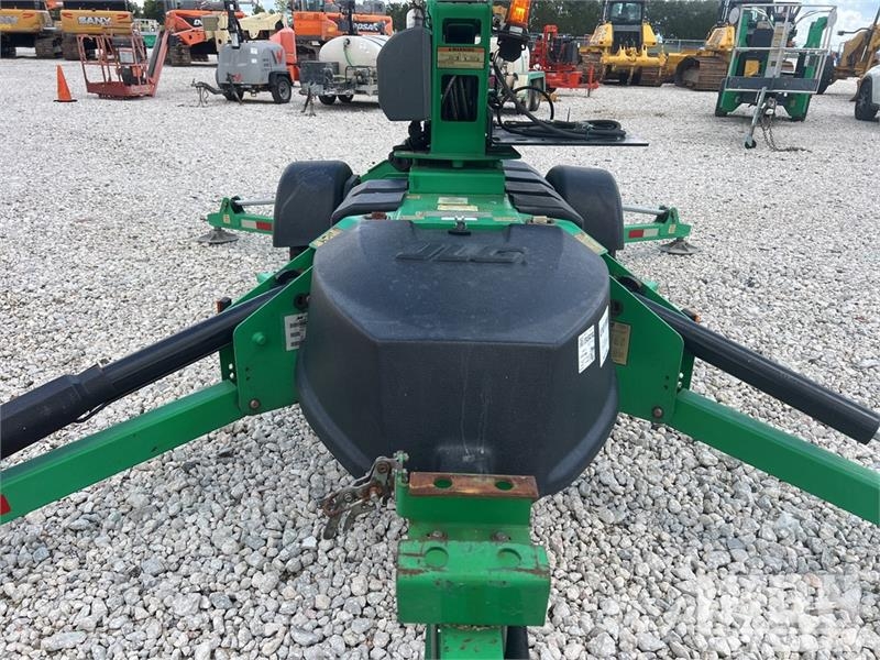 JLG T-350 Towable Lift Trailer mounted platforms