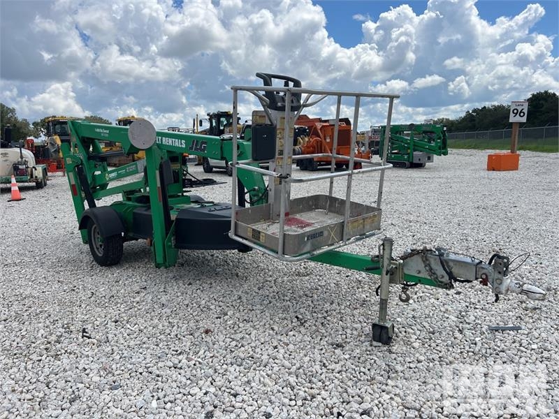 JLG T-350 Towable Lift Trailer mounted platforms