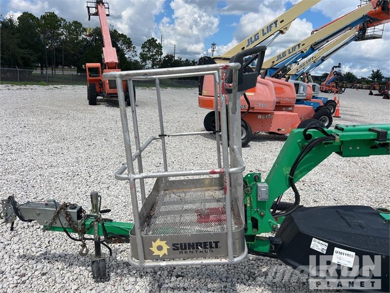 JLG T-350 Towable Lift Trailer mounted platforms