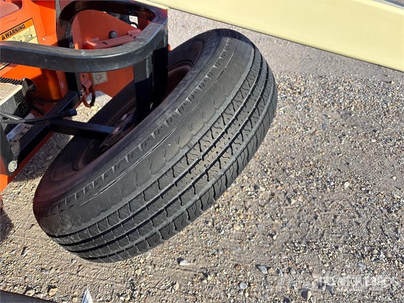 JLG T-350 Towable Lift (Inoperable) Plataformas aéreas montadas em reboque