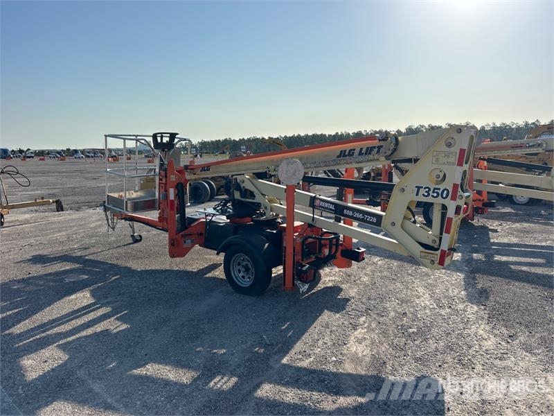JLG T-350 Towable Lift المنصات الهوائية المثبتة على مقطورة