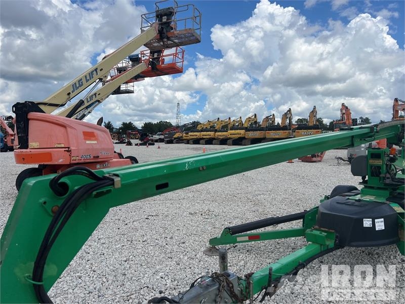 JLG T-350 Towable Lift Trailer mounted platforms
